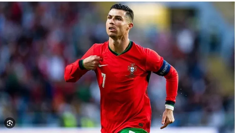 cristiano-ronaldo-la-cau-thu-bong-da-nguoi-nuoc-nao-a-a-008