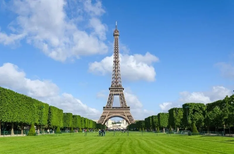 thap eiffel o dau
