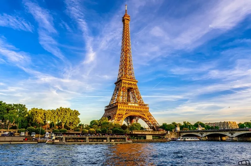 thap eiffel o dau