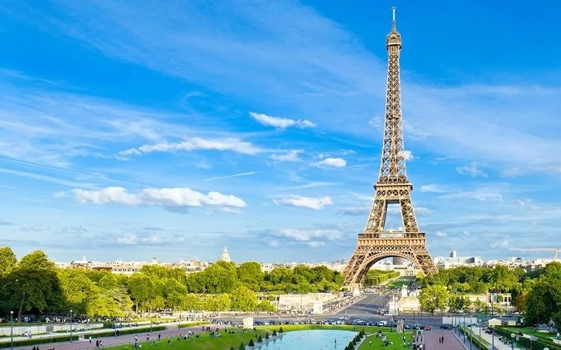 thap eiffel o dau